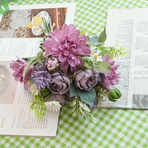 Bouquet de fleurs artificielles Fleeting Years, roses mélangées en plastique, mousse et tissu, pour mariage et décoration intérieure - Product Image 1