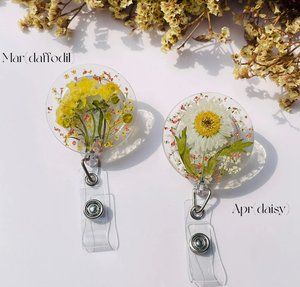 Bobine d'insigne en résine fleur de naissance personnalisée porte-insigne en résine en relief avec nom personnalisé porte-insigne médecin/infirmière - Product Image 3