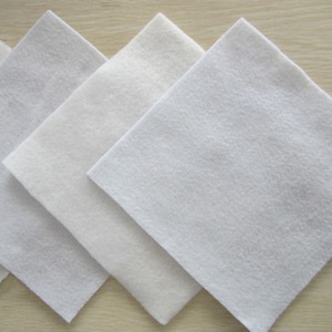 Géotextile non tissé durable 600 g/m² de haute qualité à fibres courtes, géotextile PP non tissé de qualité industrielle, <span class=keywords><strong>prix</strong></span> <span class=keywords><strong>au</strong></span> m² - Product Image 1