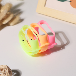 Luminoso brillante de la correa de muñeca de silicona para Xiaomi <span class=keywords><strong>Mi</strong></span> banda 3 4 <span class=keywords><strong>5</strong></span> Smart bandas para reloj de pulsera Accesorios - Product Image 2