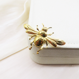 Venta al por mayor de ropa de mujer joyería moda oro insecto aleación abeja broche - Product Image 6
