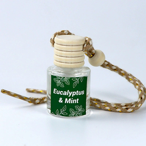 Colgante de perfume con logotipo de coche de madera colgante 10ml ambientador botella difusor forma cuadrada con sellado de corcho caja vacía embalada - Product Image 1