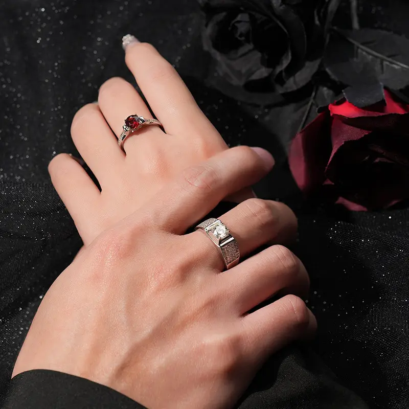 MOYU 럭셔리 925 스털링 실버 다이아몬드 남자와 여자의 반지 고품질 라운드 Moissanite 커플 반지 보석