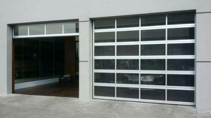 Porte <span class=keywords><strong>de</strong></span> <span class=keywords><strong>garage</strong></span> sectionnelle transparente en matériaux écologiques, résistante aux intempéries et isolée, à ouverture ascendante - Product Image 2