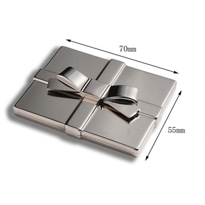 Luxury Design Zinc Alloy Metal Fashion Customized Compact Portable Silver Handheld <b>Mirror</b> - Product Image 3