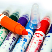 Vente à chaud de stylos aquarelle triangulaires 12 couleurs, boîte en plastique en fibre de feutre OEM vente en gros de marqueurs d'art à l'encre lavable non toxique
