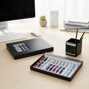 Espositore Nero per Penne, Organizer da Scrivania Quadrato con Calendario, Utilizzabile come Portapenne - Product Image 3