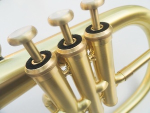 Flugelhorn professionnel en laiton, tonalité BB, finition laquée or, design vintage brossé mat, pistons en Monel, trompette flugelhorn - Product Image 6