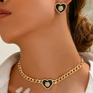 Conjunto de Joyería Corazón León Cadena Cubana, Chapado en Oro, Aleación de Zinc, Collar y Pendientes de Moda para Fiesta, Accesorios de Declaración para Mujer - Product Image 1