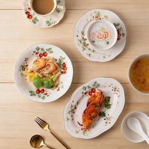 Vaisselle en céramique vintage à motif fraise, assiette créative blanche pure, bol à riz, assiette à fruits, ensembles de vaisselle pour la maison - Product Image 1