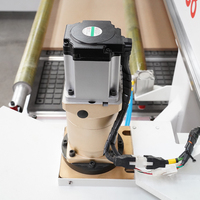 Máquina de Corte/Grabado CNC de 3 Ejes de Alta Precisión y Bajo Costo, Cambiador Automático de Herramientas, Sistema de Sujeción por Rodillos de Presión, Posicionamiento