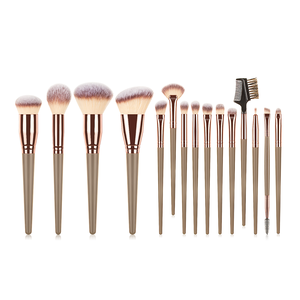 Set <span class=keywords><strong>de</strong></span> 15 <span class=keywords><strong>Brochas</strong></span> <span class=keywords><strong>de</strong></span> <span class=keywords><strong>Maquillaje</strong></span> Magnum <span class=keywords><strong>de</strong></span> Fibra Sintética con Mangos <span class=keywords><strong>de</strong></span> Plástico en Oro Champán y Oro Negro - Product Image 5