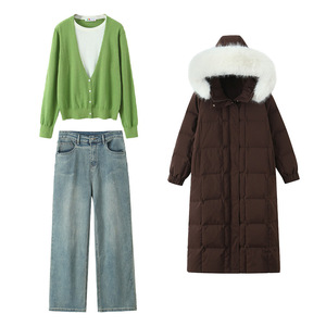 Abrigo de plumón para mujer Runqi con capucha de piel desmontable, chaqueta larga marrón de invierno, talla grande, color sólido, ropa exterior cálida para clima frío. - Product Image 1