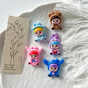 Dibujos animados DIY resina manualidades accesorios hechos a mano crema pegamento teléfono caso zapato hebilla taza de agua sentado postura Niño para personalizado - Product Image 4