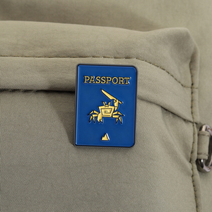 Épingles en émail de jeu de survie d'escalade en rocher coopératif multijoueur, badge de revers personnalisé pour rôle de jeu, broche de passeport, cadeau en gros - Product Image 3