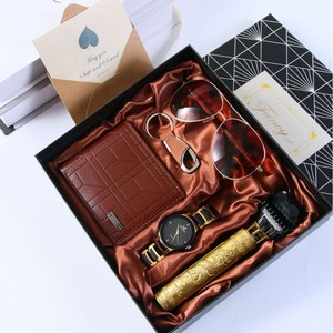 Coffret Cadeau 7 Pièces : Montre, Tondeuse à Cheveux, Portefeuille, Lunettes <span class=keywords><strong>de</strong></span> Soleil en Alliage Acier Inoxydable et Similicuir – Idéal pour <span class=keywords><strong>la</strong></span> <span class=keywords><strong>Fête</strong></span> <span class=keywords><strong>des</strong></span> <span class=keywords><strong>Pères</strong></span> et <span class=keywords><strong>la</strong></span> Journée <span class=keywords><strong>de</strong></span> l'Homme - Product Image 2