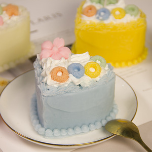 Bougie parfumée à la crème de fraise de style INS, bougie en cire de soja, gâteaux d'anniversaire, décoration de fête à domicile - Product Image 4