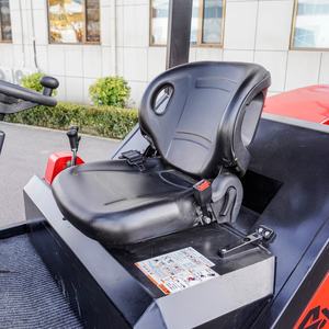 ספק המלגזות הטוב ביותר בסין מציע מלגזת דיזל 3 טון 4 מטר לשטח קשה עם תורן טריפלקס, צמיגים מלאים ותא נהג - Product Image 5