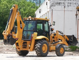 Nueva Excavadora Pequeña Caterpillar CAT420 Modelo 2026 Tipo Oruga 8000KG con Pocas Horas de Uso, Componentes Principales del Motor en Buen Estado, en Venta - Product Image 2