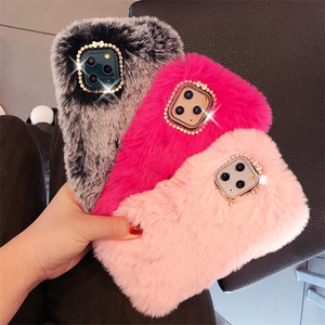 Funda de teléfono suave de piel de felpa esponjosa Amor de diamante de lujo para <span class=keywords><strong>iPhone</strong></span> x <span class=keywords><strong>XR</strong></span> XS <span class=keywords><strong>11</strong></span> 12 13 14 15 pro Max plus - Product Image 1