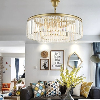 Lampe suspendue. Luminaire de salon. Lustre de luxe. Fabrication de lustres sur mesure. Décoration d'éclairage pour la maison.