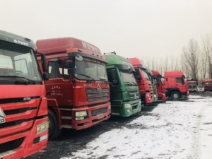 รถบรรทุกหัวลากมือสอง Sinotruk Euro2 ดีเซล 6x4 พวงมาลัยซ้าย HOWO 10 ล้อ รับน้ำหนัก 21-30 ตัน 371 แรงม้า กล้องมองหลัง 360 องศา - Product Image 3