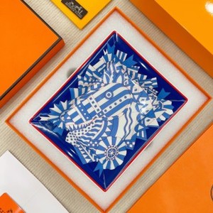 Cenicero de Cerámica Redondo Retro Europeo de Cuatro Puertos para Cigarros, para Uso en el Hogar y Restaurantes - Product Image 1