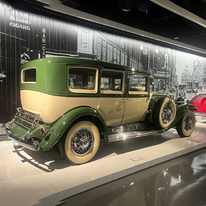 Aménagement du magasin Voiture vintage à collectionner Musée Simulation de qualité Voiture électrique Fabriquée à l'usine Modèle ancien de voiture - Product Image 3
