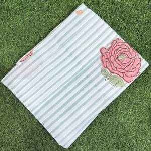 Tissu en coton rayé vert menthe et blanc avec imprimé floral rose pour Kurti, robe, salwar kameez et vêtements ethniques - Product Image 1