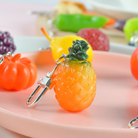 Porte-clés en PVC, imitation de fruits et légumes, fraise, dessin animé, mignon, créatif, petit cadeau, cadeau pour étudiant