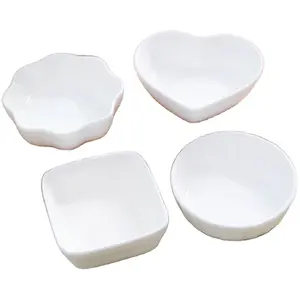 Piatto da salsa in ceramica di forma quadrata rotonda con fiore di prugna a cuore bianco