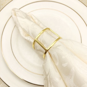 Anneaux <span class=keywords><strong>de</strong></span> <span class=keywords><strong>serviette</strong></span> ronds en métal doré <span class=keywords><strong>pour</strong></span> décorations <span class=keywords><strong>de</strong></span> <span class=keywords><strong>table</strong></span> - Product Image 5