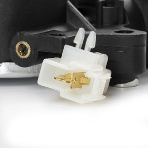 มอเตอร์กระจกไฟฟ้าด้านหน้าขวาของมิตซูบิชิ รุ่น MR135166 สำหรับเปลี่ยนซ่อม - Product Image 4