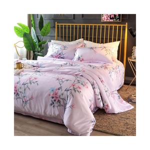 Ensemble de housse de <span class=keywords><strong>couette</strong></span> en tissu de soie glacée imprimé, doux et lisse, de luxe, taille reine et king, pour l'<span class=keywords><strong>été</strong></span>, vente en gros - Product Image 2