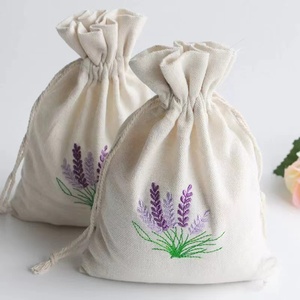Bolsas de Embalaje con Cordón y Logotipo Personalizado en Tela Ecológica, Bolsa de Regalo de Muselina Reciclable con Cordón - Product Image 3
