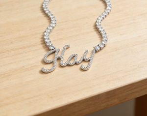 จี้ห้อยคอแบบปรับแต่งชื่อได้ <span class=keywords><strong>Hiisees</strong></span> ชุบทอง 18K พร้อมสร้อยคอเทนนิสประดับเพชร CZ สำหรับผู้หญิงผู้ชาย ทำจากทองเหลืองและเพชรซิร์คอน เหมาะสำหรับเป็นของขวัญ - Product Image 3