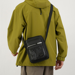 Bolso cruzado de estilo coreano para hombre, de gran capacidad, de tela Oxford, con patrón de camuflaje, duradero, para viajes de negocios - Product Image 3