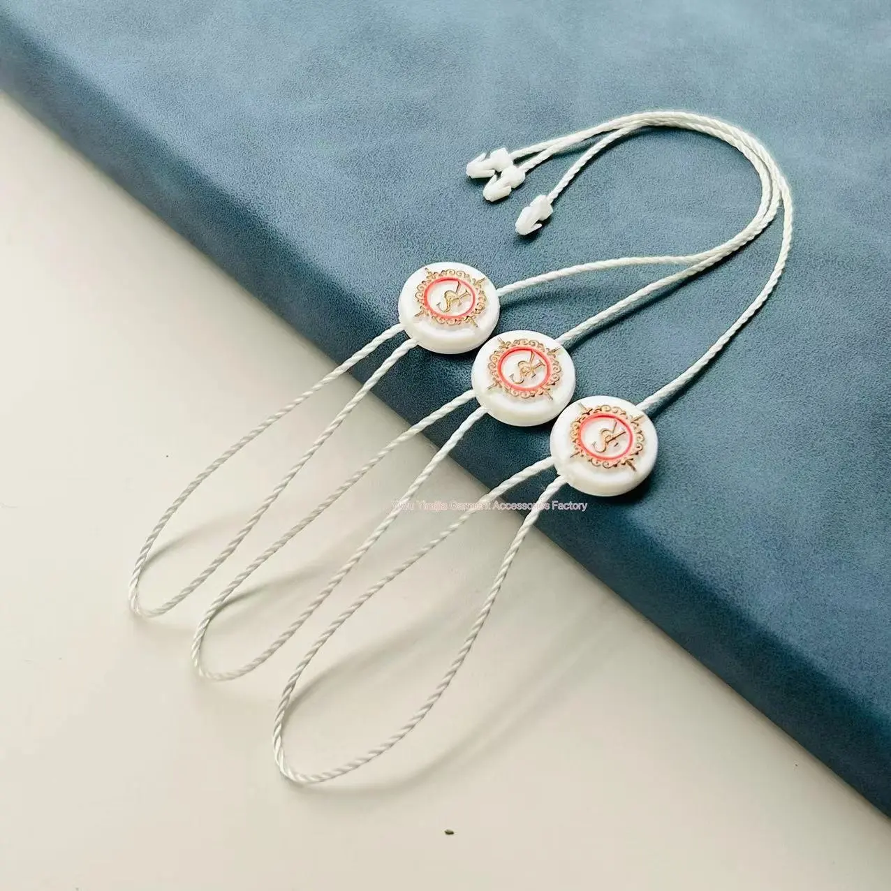 Semua Gaya membuat Label pakaian tali gantung kunci kabel kabel kertas tali plastik Tag segel tali Logo khusus