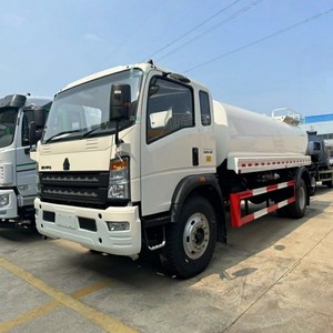 Camión Cisterna de Agua con Motor Diésel Howo 7000L 7CBM de China, Camión de Riego 4X2 - Product Image 3