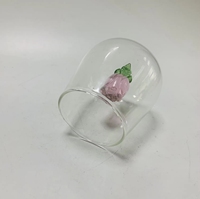 Cangkir air kaca kreatif dengan dasar 3D bunga mawar merah muda bening transparan mawar di dalam cangkir minum kaca anggur pernikahan