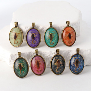 Collar de cadena <span class=keywords><strong>con</strong></span> cuentas de ámbar luminoso de 30*40mm al por mayor, inspirado en un colgante antiguo de insecto que brilla en la oscuridad - Product Image 4