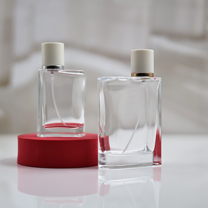 Envase de Perfume Rectangular Transparente de Vidrio LK Packaging con Tapa Dorada y Pulverizador, 25 ml, Envase de Muestra Cosmética con Serigrafía - Product Image 4
