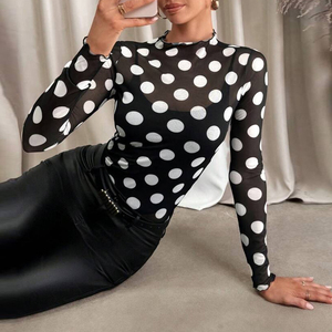 Camiseta de Manga Larga con Encaje Transparente y Diseño de Puntos para Mujer - Cuello Alto y Diseño Transparente a la Moda - Product Image 4