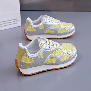 Nuevas zapatillas deportivas ligeras, extremadamente populares entre las mujeres en 2026. Nuevos zapatos casuales de suela gruesa a la moda. - Product Image 5