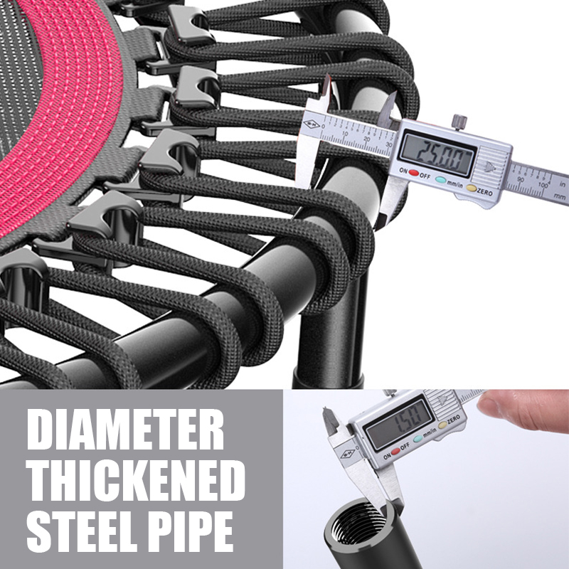 Батут для дома в помещении может быть оснащен поручнями для тренажерного зала в том же стиле