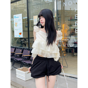 Shorts de sport pour femmes MISOUL de la plus haute qualité, nombreuses couleurs, taille élastique, braguette à boutons, motif uni, marque privée, fabriqué au Vietnam - Product Image 1