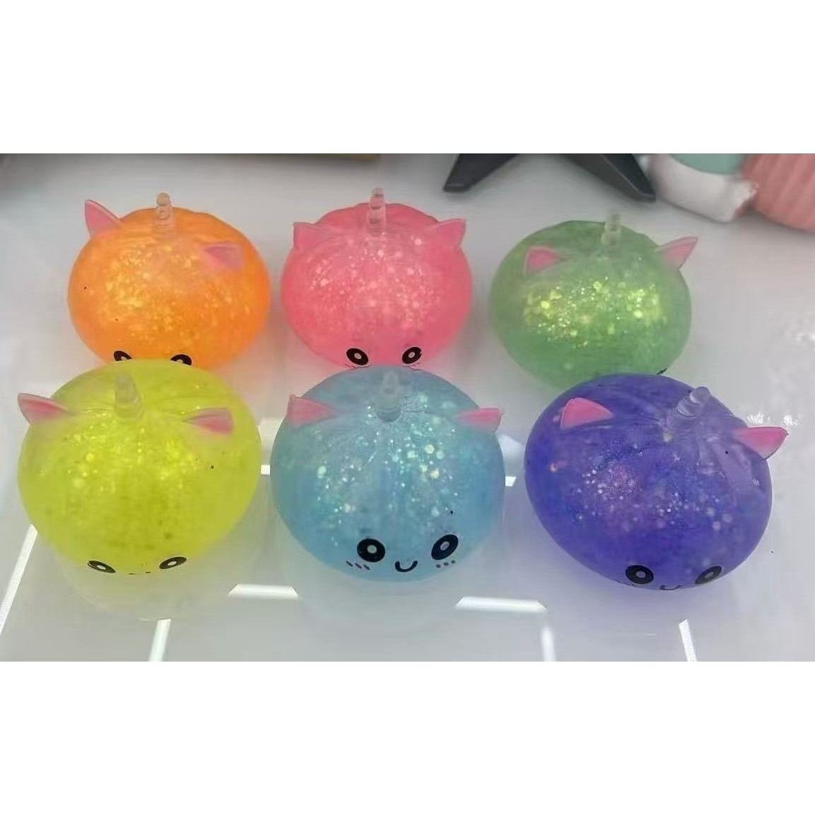 Chignon en pectine licorne de 8,5 cm