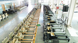 2025 Yoga Pilates Máy tập thể dục hợp kim nhôm Pilates Cải Cách thiết bị thiết lập phòng thu tùy chỉnh - Product Image 3