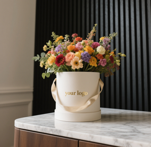 Caja de Regalo Cilíndrica para el Día de San Valentín con Asa, de Cartón Rígido, para Empaque de Flores, con Diseño en Dorado - Product Image 5