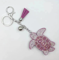 Koningsblauwe schattige zeeschildpadvormige sleutelhanger met volledig bezette strass steentjes en kwastjes, hoge kwaliteit, best verkochte charme hangende ornament